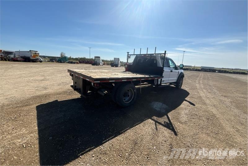 Ford F-550 XLT 4x4 Crew Cab Flatbed Truck Lastbil med lad/Flatbed