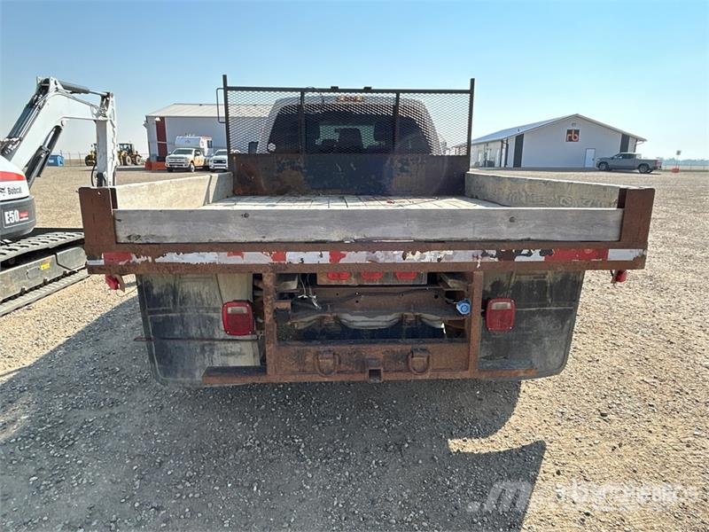 Ford F-550 XLT 4x4 Crew Cab Flatbed Truck (Inoperable) Φορτηγά Kαρότσα με ανοιγόμενα πλαϊνά