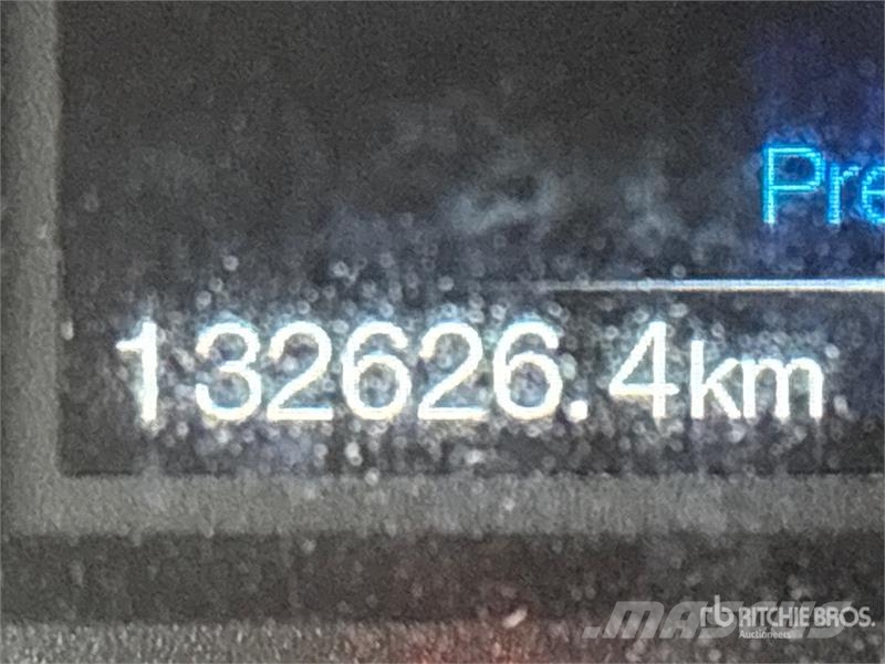 Ford F-550 XLT 4x4 Crew Cab Flatbed Truck Kamioni sa otvorenim sandukom
