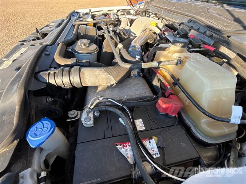 Ford F-550 XLT 4x4 Crew Cab Service Truck Camions et véhicules municipaux
