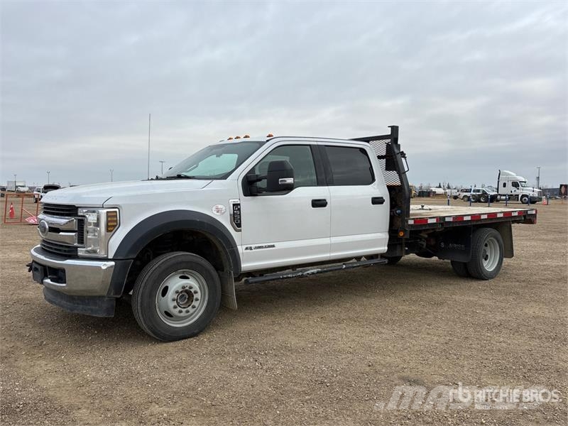 Ford F-550 XLT 4x4 Crew Cab Flatbed Truck Kamioni sa otvorenim sandukom