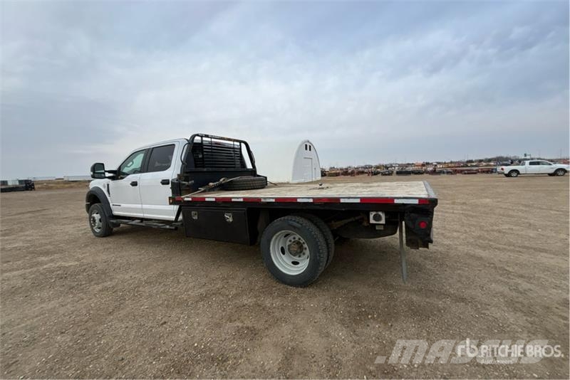 Ford F-550 XLT 4x4 Crew Cab Flatbed Truck Kamioni sa otvorenim sandukom