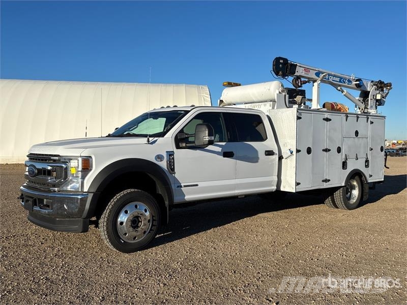 Ford F-550 XLT 4x4 Crew Cab Service Truck Camions et véhicules municipaux