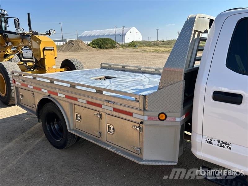Ford F-550 XLT 4x4 Crew Cab Flatbed Truck 플랫베드/드롭사이드 트럭
