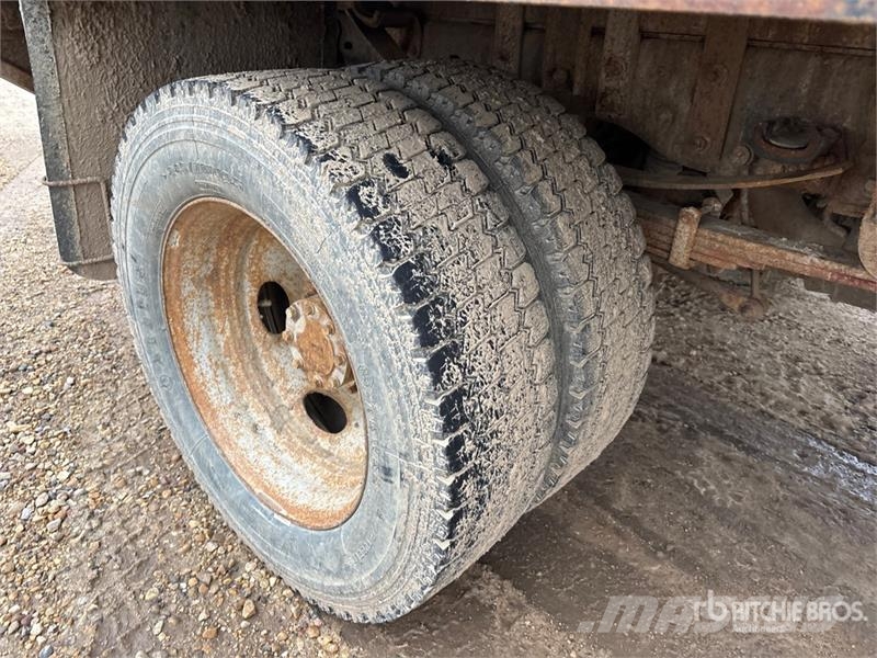 Ford F-550 XLT 4x4 Crew Cab Flatbed Truck (Inoperable) Camiões estrado/caixa aberta