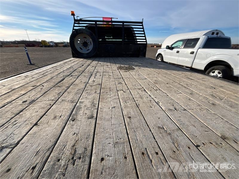 Ford F-550 XLT 4x4 Crew Cab Flatbed Truck Kamioni sa otvorenim sandukom
