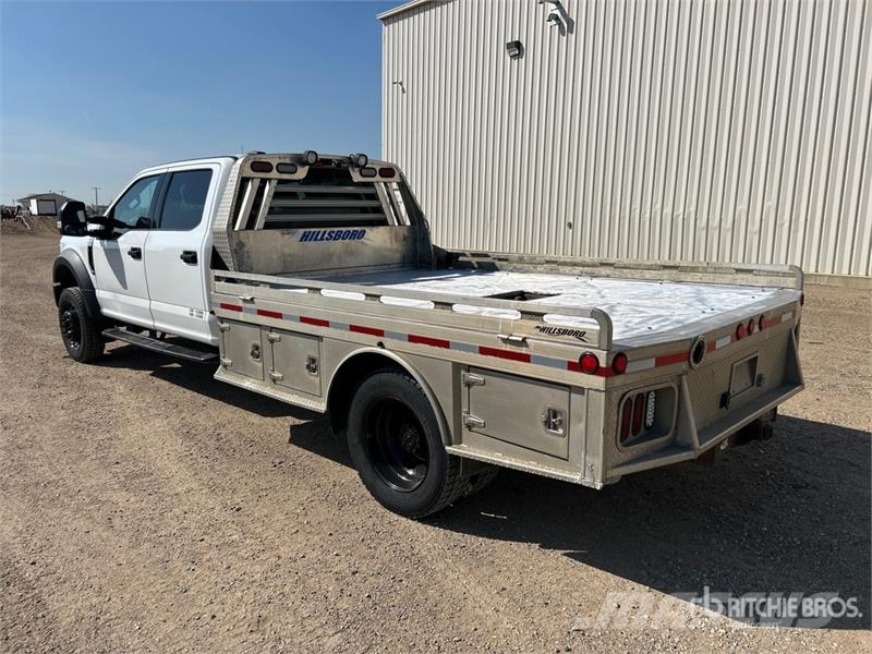 Ford F-550 XLT 4x4 Crew Cab Flatbed Truck 플랫베드/드롭사이드 트럭
