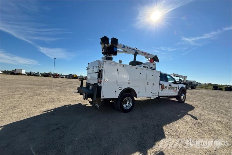 Ford F-550 XLT 4x4 Crew Cab Service Truck Municipal / general purpose vehicles