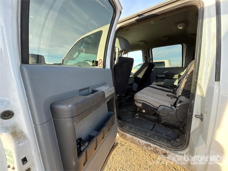 Ford F-550 XLT 4x4 Crew Cab Flatbed Truck Kamioni sa otvorenim sandukom