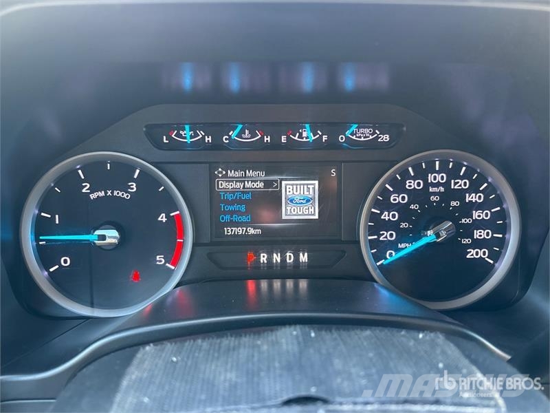 Ford F-550 XLT 4x4 Crew Cab Service Truck Camions et véhicules municipaux