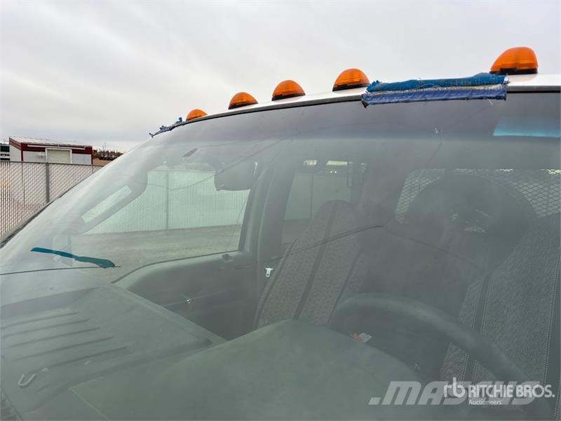 Ford F-550 XLT 4x4 Crew Cab Flatbed Truck (Inoperable) Camiões estrado/caixa aberta