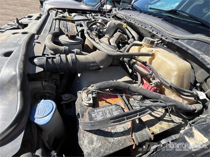 Ford F-550 XLT 4x4 Extended Cab Service Truck Komunalna vozila