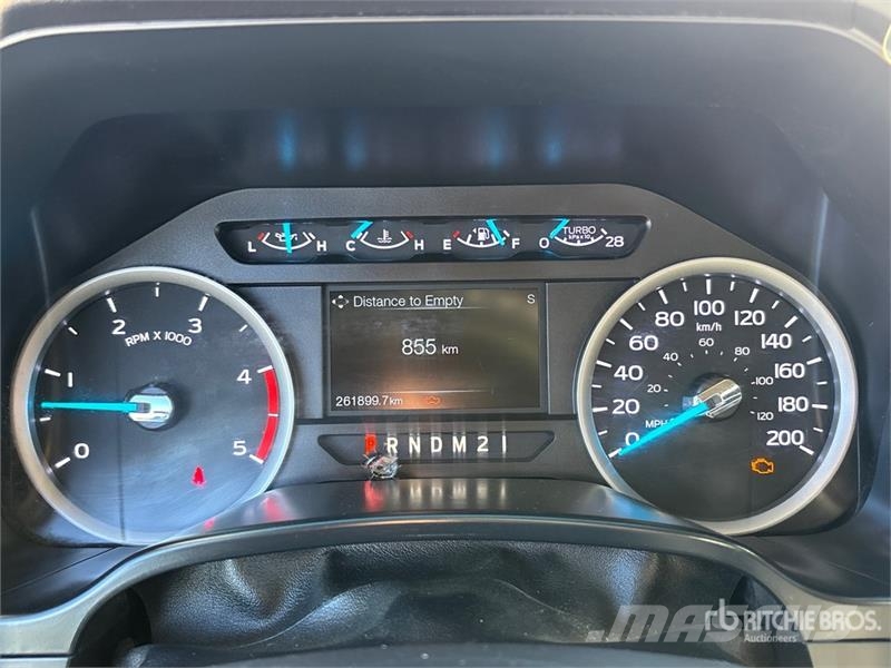 Ford F-550 XLT 4x4 Extended Cab Flatbed Truck شاحنات مسطحة/مفصلية الجوانب
