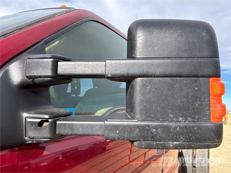 Ford F-550 XLT 4x4 Extended Cab Cab and Chassis Kabine i unutrašnjost