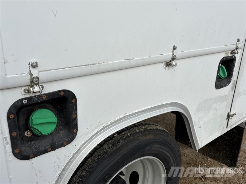 Ford F-550 XLT 4x4 Extended Cab Utility Truck Flakbilar/Pickuper