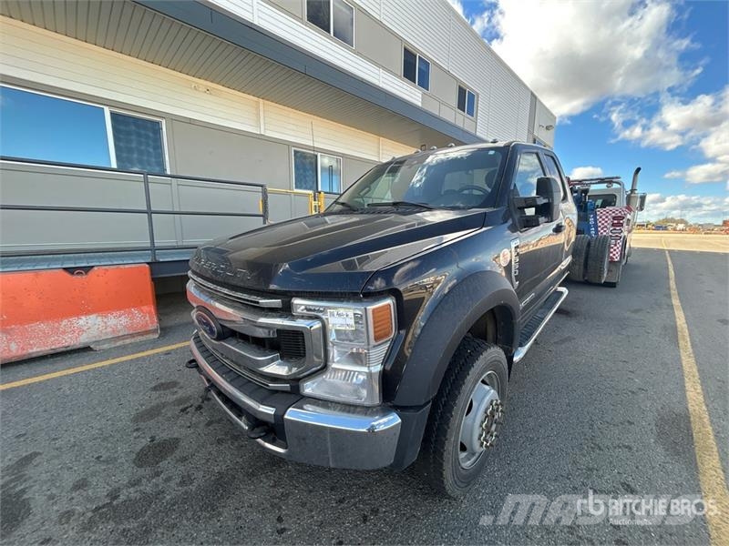 Ford F-550 XLT 4x4 Extended Cab Cab and Chassis (Inoper Kabine i unutrašnjost