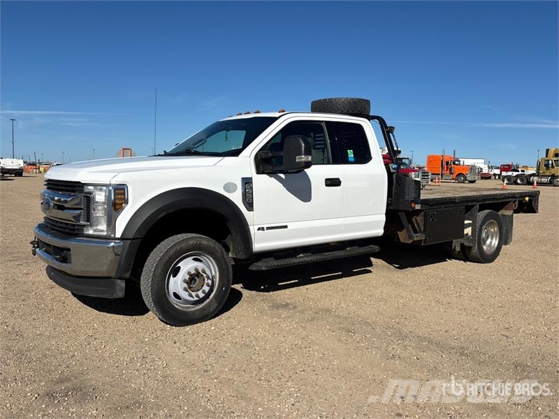 Ford F-550 XLT 4x4 Extended Cab Flatbed Truck شاحنات مسطحة/مفصلية الجوانب