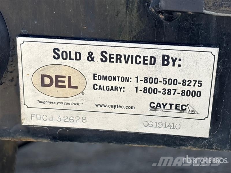 Ford F-550 XLT 4x4 Extended Cab Flatbed Truck شاحنات مسطحة/مفصلية الجوانب