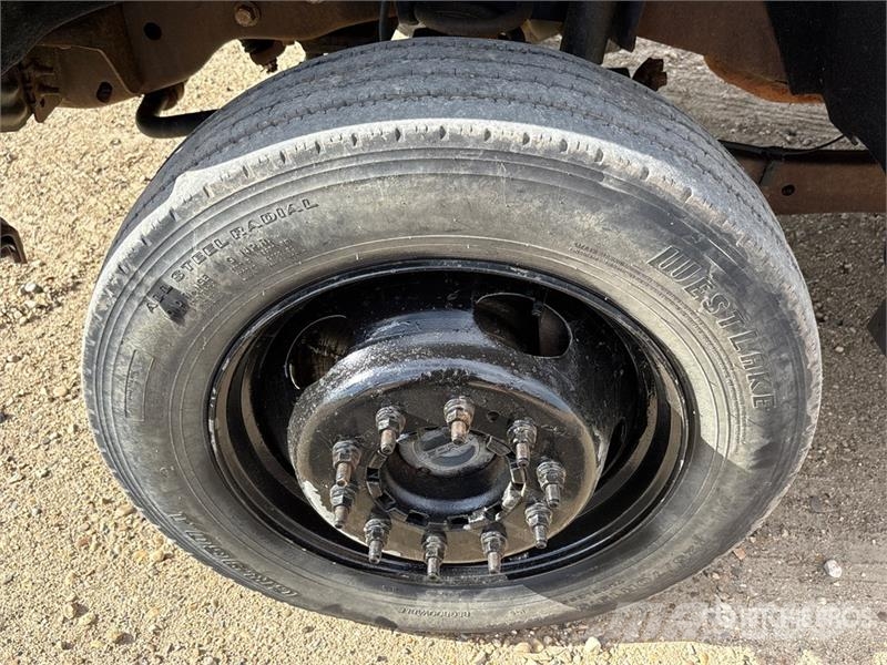 Ford F-550 XLT 4x4 Extended Cab Cab and Chassis Kabine i unutrašnjost