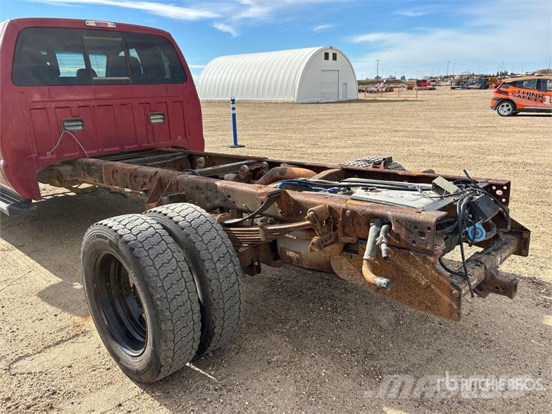 Ford F-550 XLT 4x4 Extended Cab Cab and Chassis Kabine i unutrašnjost