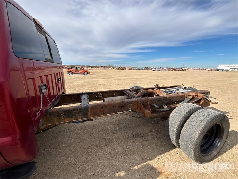 Ford F-550 XLT 4x4 Extended Cab Cab and Chassis Kabine i unutrašnjost