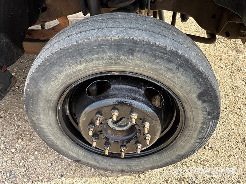 Ford F-550 XLT 4x4 Extended Cab Cab and Chassis Kabine i unutrašnjost