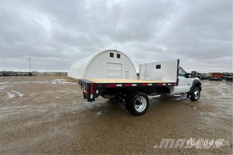 Ford F-550 XLT 4x4 Flatbed Truck Camion con sponde ribaltabili