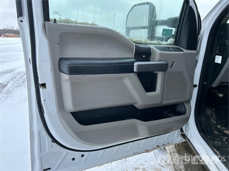 Ford F-550 XLT 4x4 Flatbed Truck Φορτηγά Kαρότσα με ανοιγόμενα πλαϊνά