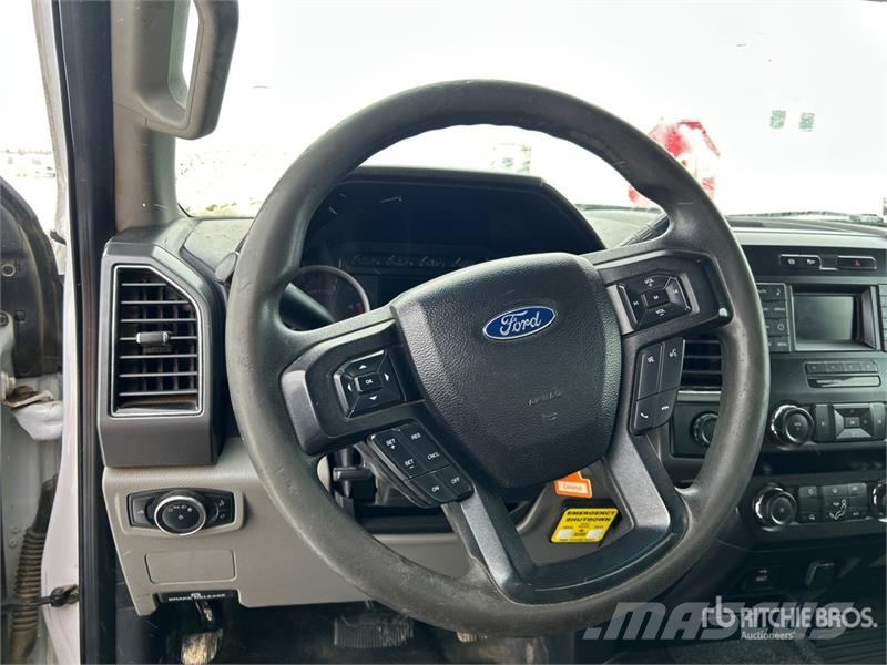 Ford F-550 XLT 4x4 Flatbed Truck Φορτηγά Kαρότσα με ανοιγόμενα πλαϊνά