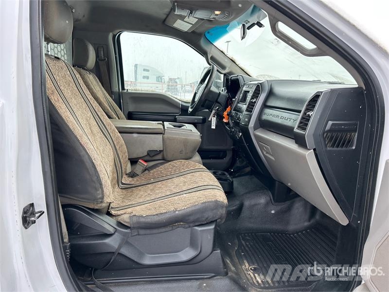 Ford F-550 XLT 4x4 Flatbed Truck Φορτηγά Kαρότσα με ανοιγόμενα πλαϊνά