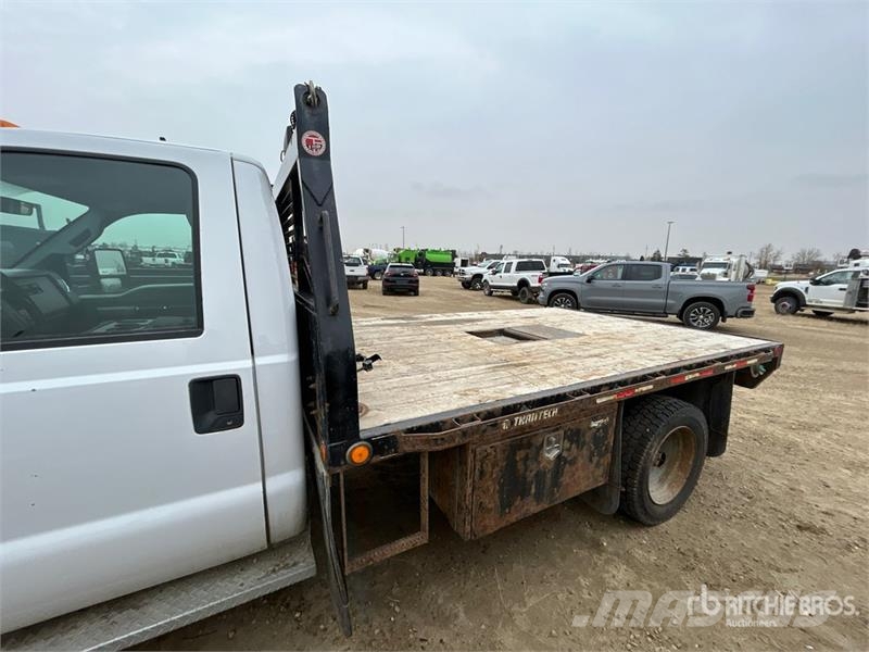 Ford F-550 XLT 4x4 Flatbed Truck Kamioni sa otvorenim sandukom
