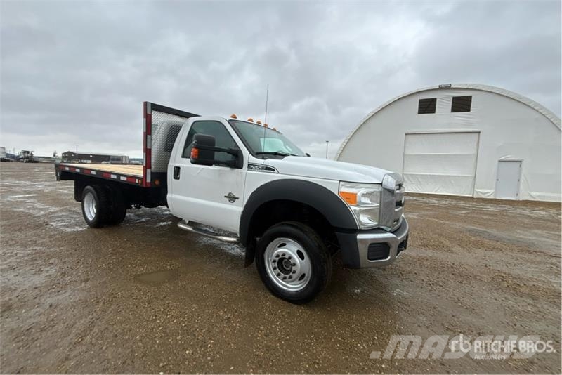 Ford F-550 XLT 4x4 Flatbed Truck Camion con sponde ribaltabili