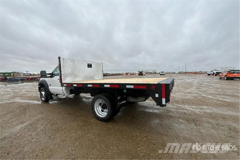 Ford F-550 XLT 4x4 Flatbed Truck Camion con sponde ribaltabili