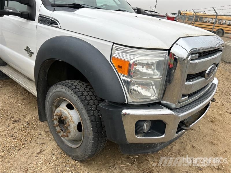 Ford F-550 XLT 4x4 Flatbed Truck Kamioni sa otvorenim sandukom
