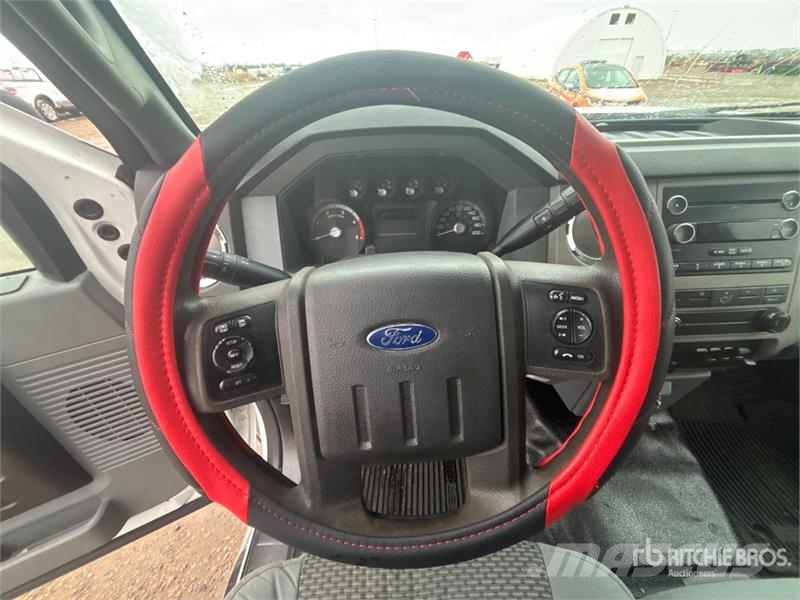 Ford F-550 XLT 4x4 Flatbed Truck Camion con sponde ribaltabili