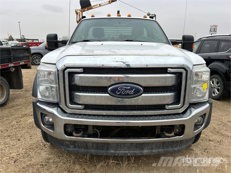 Ford F-550 XLT 4x4 Flatbed Truck Kamioni sa otvorenim sandukom