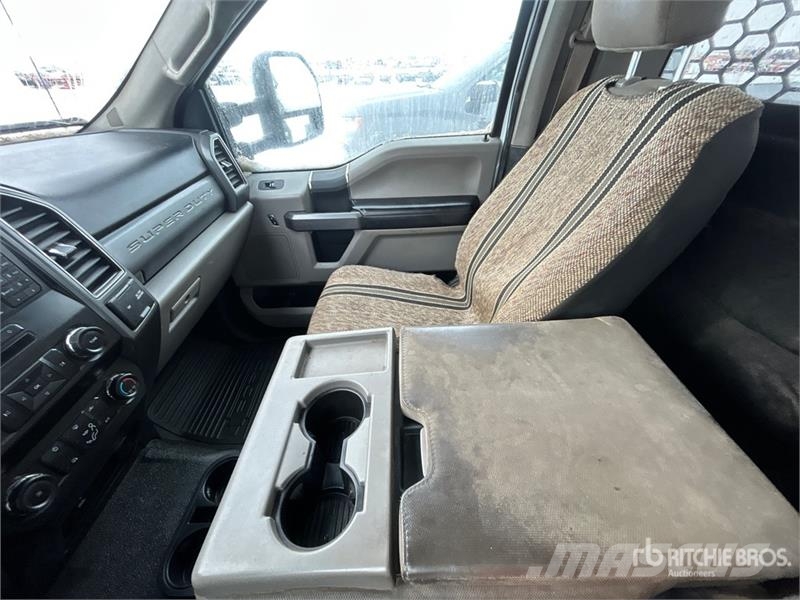 Ford F-550 XLT 4x4 Flatbed Truck Φορτηγά Kαρότσα με ανοιγόμενα πλαϊνά