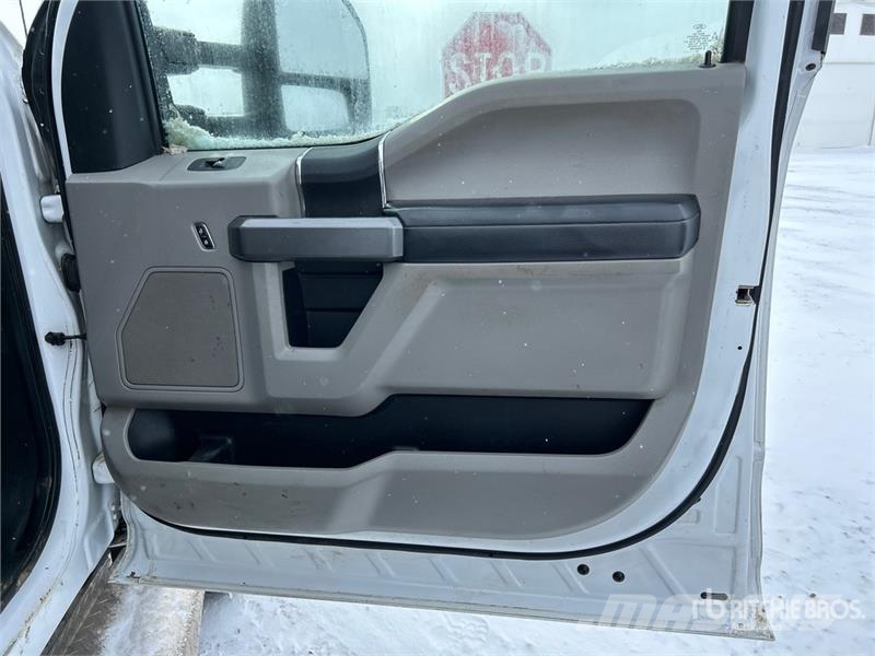 Ford F-550 XLT 4x4 Flatbed Truck Φορτηγά Kαρότσα με ανοιγόμενα πλαϊνά