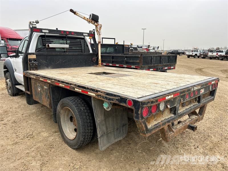 Ford F-550 XLT 4x4 Flatbed Truck Kamioni sa otvorenim sandukom