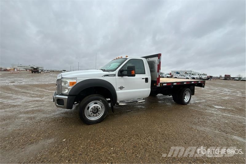 Ford F-550 XLT 4x4 Flatbed Truck Camion con sponde ribaltabili