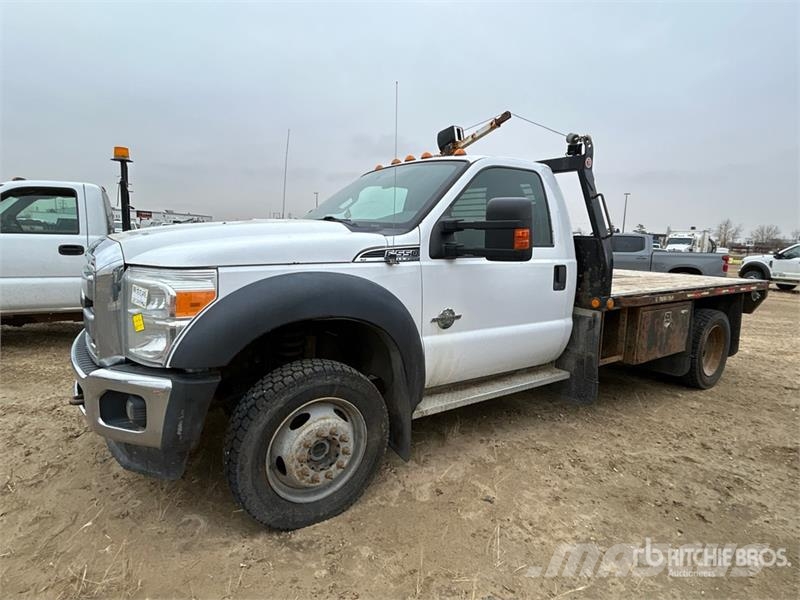 Ford F-550 XLT 4x4 Flatbed Truck Kamioni sa otvorenim sandukom
