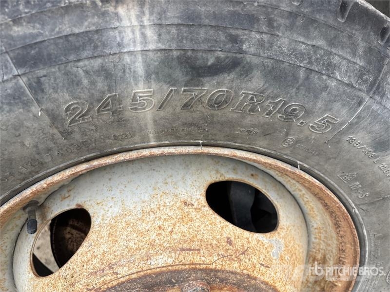 Ford F-550 XLT 4x4 Flatbed Truck Φορτηγά Kαρότσα με ανοιγόμενα πλαϊνά