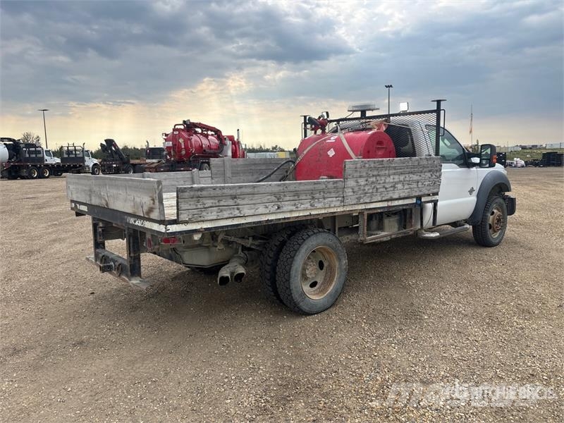 Ford F-550 XLT 4x4 Flatbed Truck Грузовики-платформы/боковая разгрузка