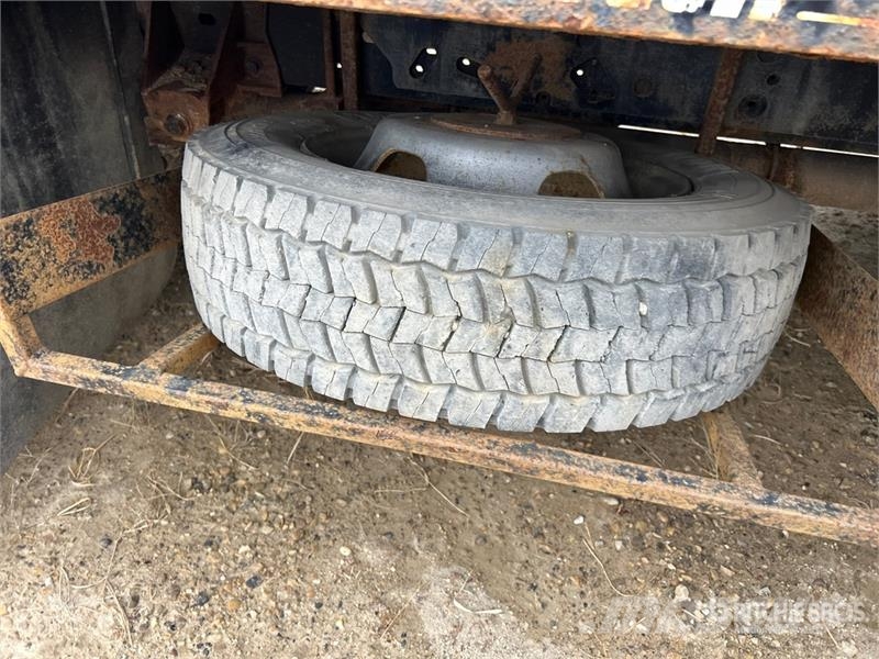 Ford F-550 XLT 4x4 Flatbed Truck Kamioni sa otvorenim sandukom
