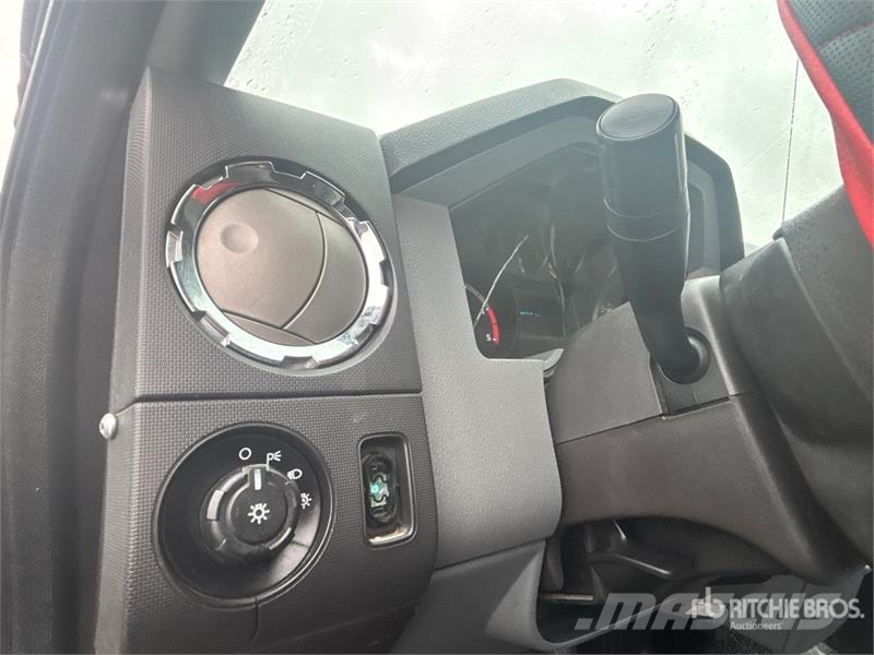 Ford F-550 XLT 4x4 Flatbed Truck Camion con sponde ribaltabili