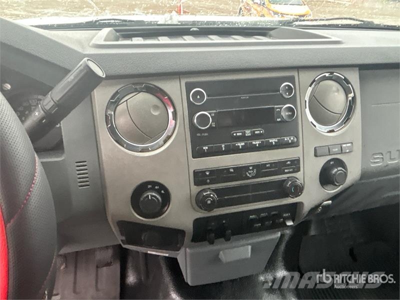 Ford F-550 XLT 4x4 Flatbed Truck Camion con sponde ribaltabili