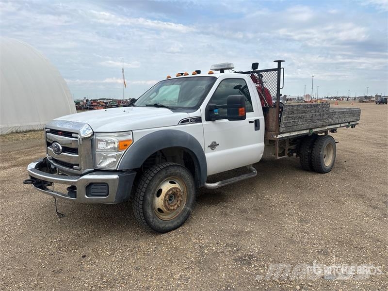Ford F-550 XLT 4x4 Flatbed Truck Грузовики-платформы/боковая разгрузка