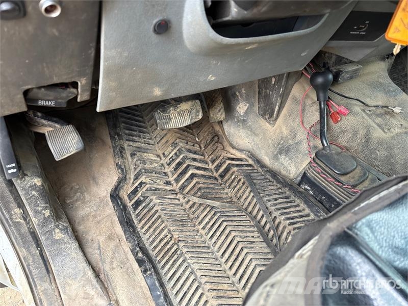 Ford F-550 XLT 4x4 Service Truck مركبات الأغراض العامة