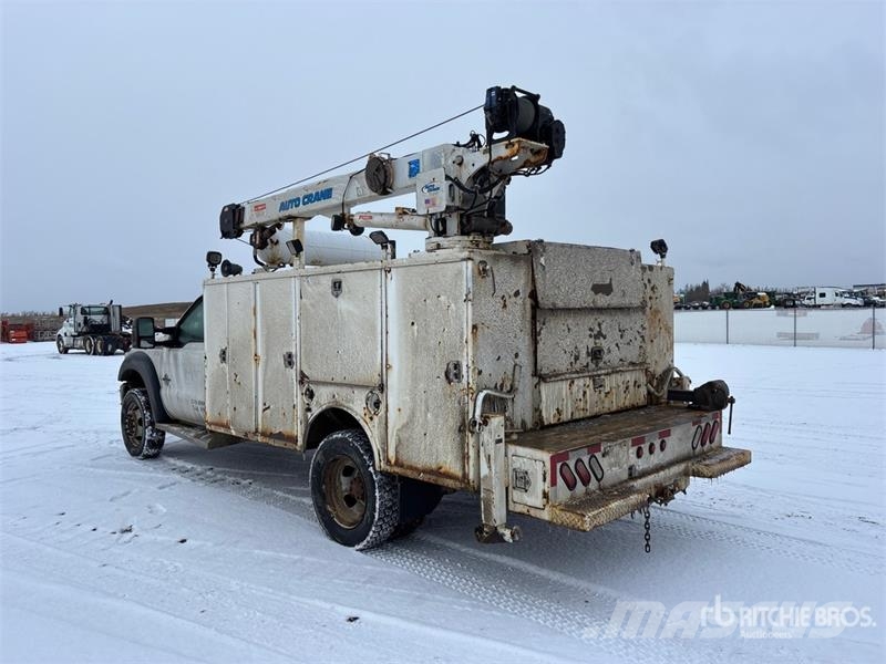 Ford F-550 XLT 4x4 Service Truck Municipal / general purpose vehicles