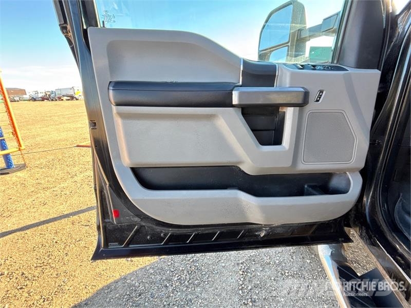 Ford F-550 XLT 4x4 Service Truck Kommunal-Sonderfahrzeuge